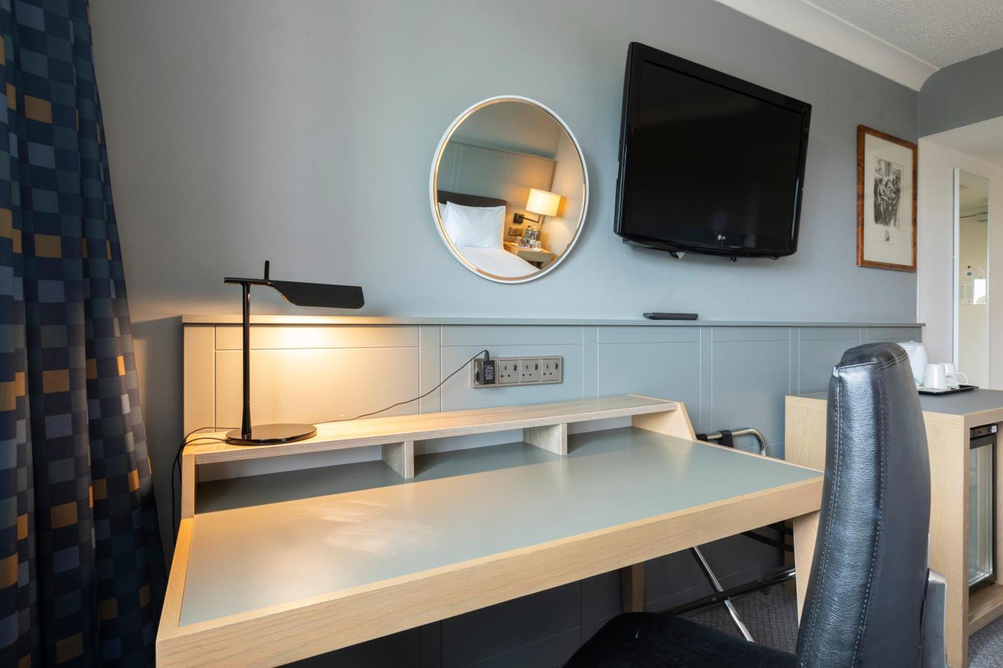 Holiday Inn Cardiff City By Ihg Екстер'єр фото