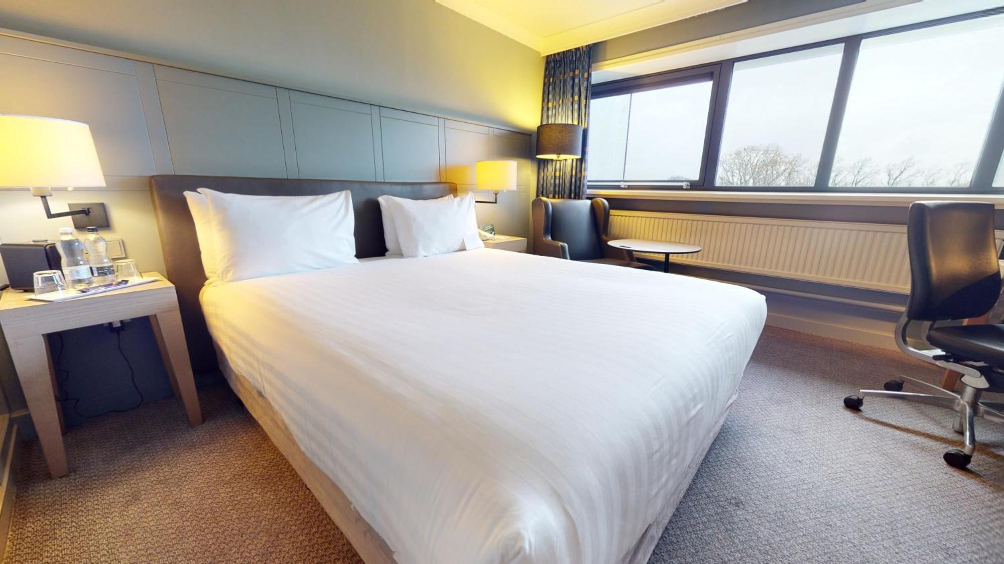 Holiday Inn Cardiff City By Ihg Екстер'єр фото