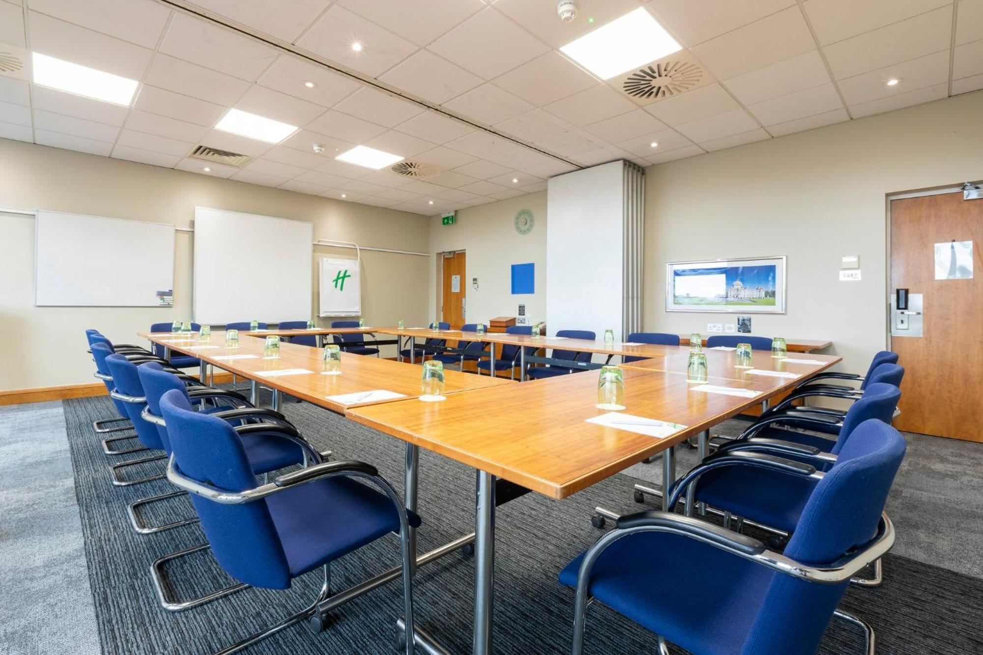 Holiday Inn Cardiff City By Ihg Екстер'єр фото